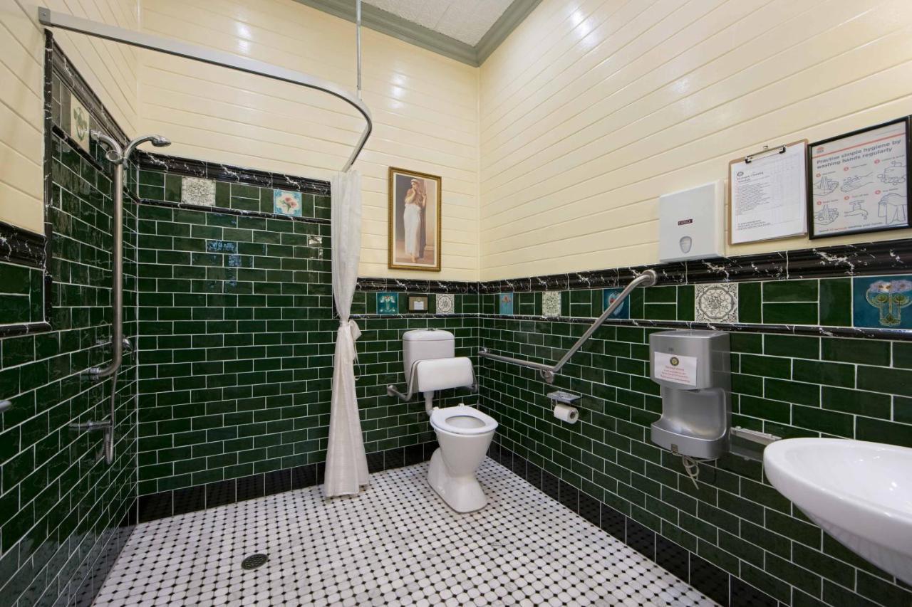 The Old Bank Gladstone Licensed Restaurant & Boutique Accommodation Hat Head Exteriör bild